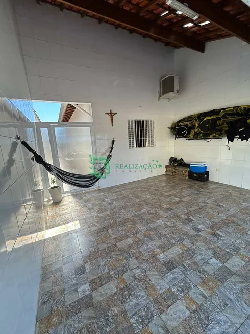 Foto 1 de Casa com 2 Quartos à venda, 90m² em Centro, Mongaguá