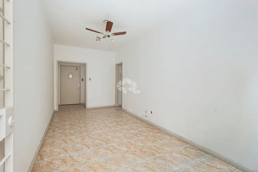 Foto 1 de Apartamento com 2 Quartos à venda, 71m² em Navegantes, Porto Alegre