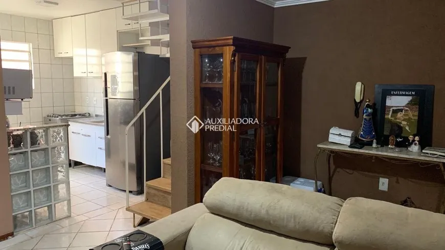 Foto 1 de Casa com 3 Quartos à venda, 80m² em Vila Nova, Porto Alegre