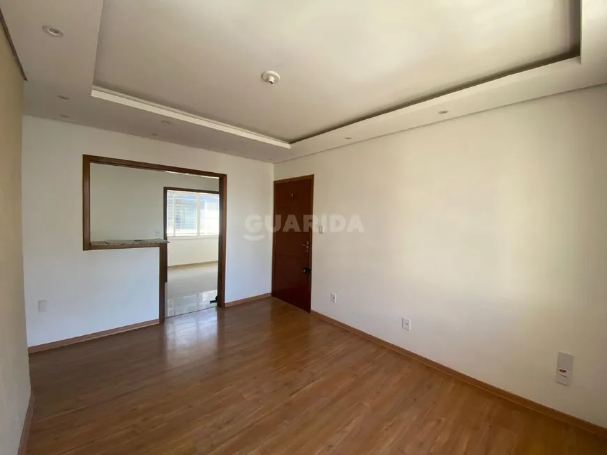Foto 1 de Apartamento com 3 Quartos para alugar, 77m² em Jardim Lindóia, Porto Alegre