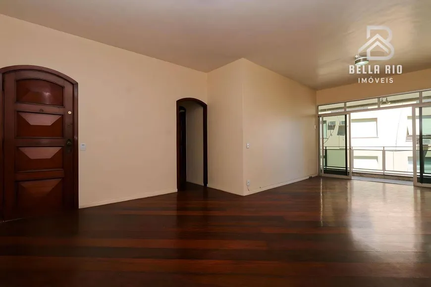 Foto 1 de Apartamento com 3 Quartos à venda, 125m² em Urca, Rio de Janeiro