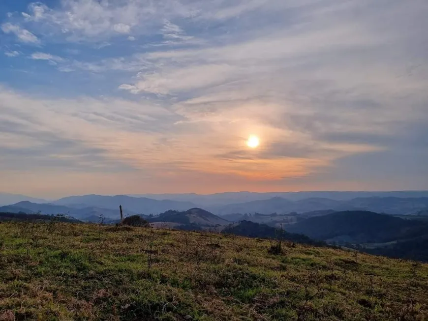 Foto 1 de Lote/Terreno com 1 Quarto à venda, 1500m² em , Camanducaia