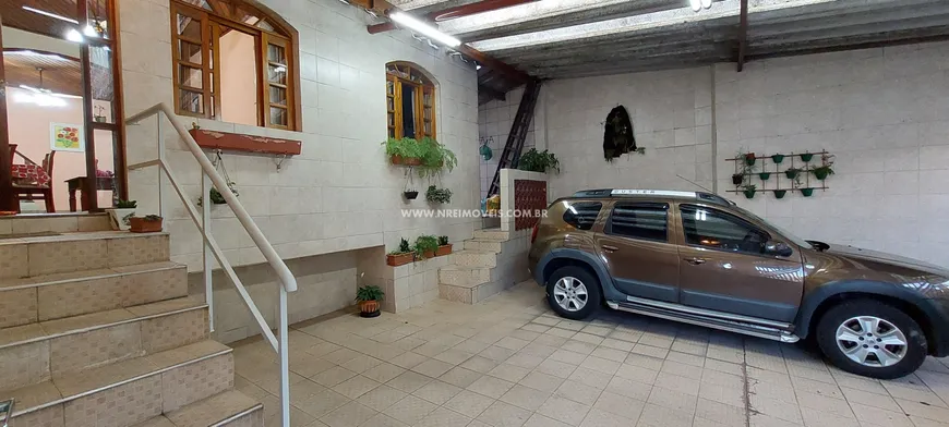 Foto 1 de Casa com 4 Quartos à venda, 180m² em Jardim São Luís, São Paulo