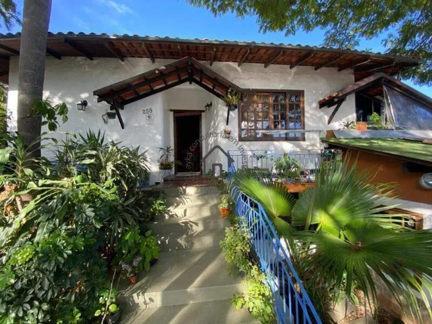 Foto 1 de Casa com 6 Quartos à venda, 314m² em Lagoa da Conceição, Florianópolis