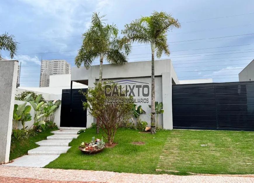 Foto 1 de Casa de Condomínio com 5 Quartos à venda, 651m² em Centro, Uberlândia