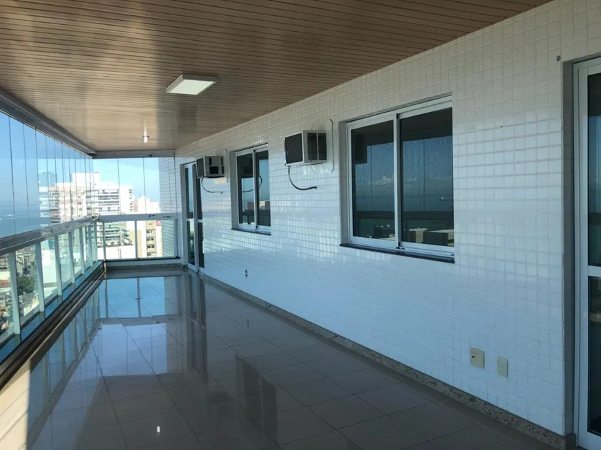 Foto 1 de Apartamento com 4 Quartos à venda, 230m² em Itapuã, Vila Velha