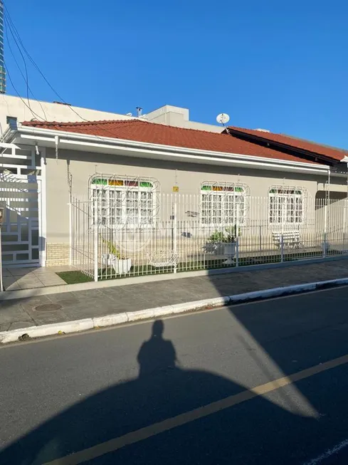 Foto 1 de Casa com 3 Quartos para alugar, 140m² em Centro, Balneário Camboriú