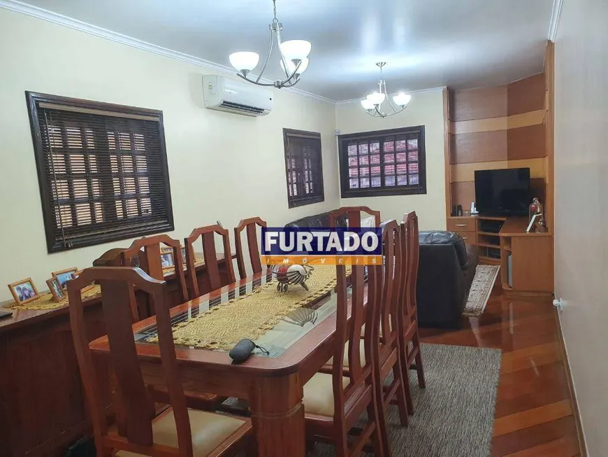 Foto 1 de Sobrado com 3 Quartos à venda, 202m² em Vila Floresta, Santo André