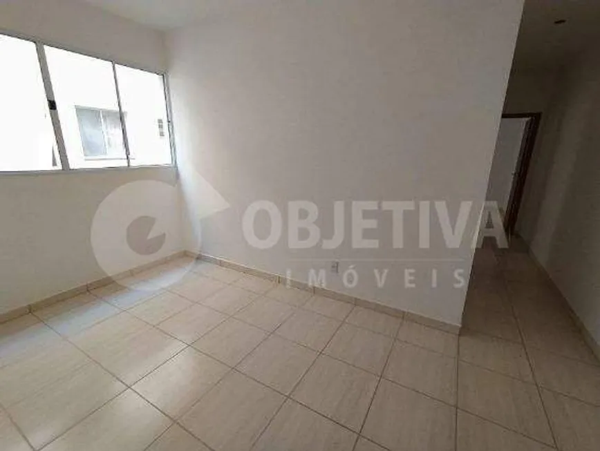 Foto 1 de Apartamento com 2 Quartos à venda, 50m² em Jardim Célia, Uberlândia