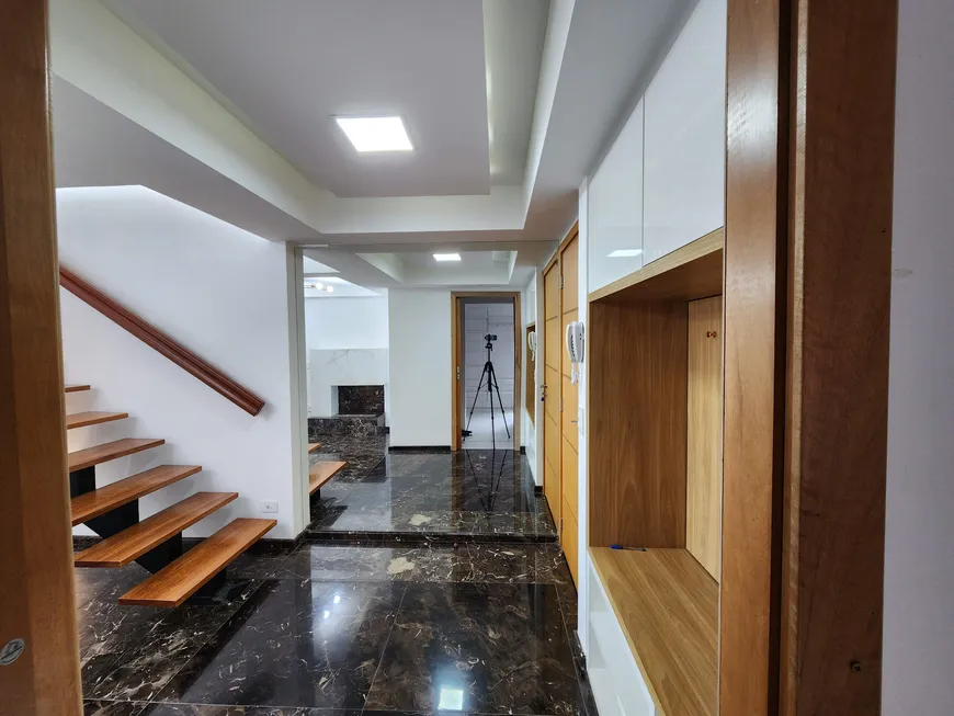 Foto 1 de Apartamento com 3 Quartos à venda, 157m² em Boa Vista, Curitiba