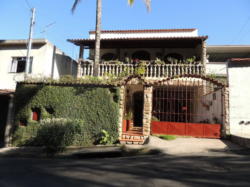 Foto 1 de Casa com 4 Quartos à venda, 180m² em São Judas Tadeu, Juiz de Fora