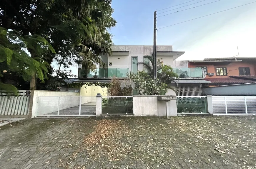 Foto 1 de Sobrado com 3 Quartos à venda, 120m² em Balneário Cambijú, Itapoá