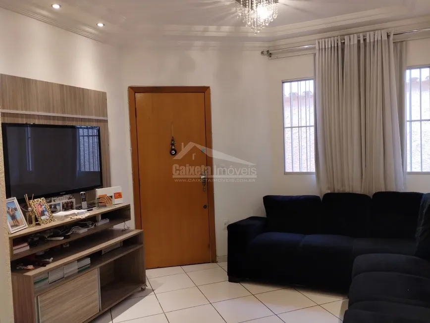 Foto 1 de Casa com 2 Quartos à venda, 80m² em Jardim Laguna, Contagem