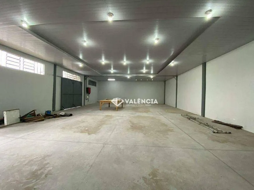 Foto 1 de Galpão/Depósito/Armazém para alugar, 256m² em Claudete, Cascavel