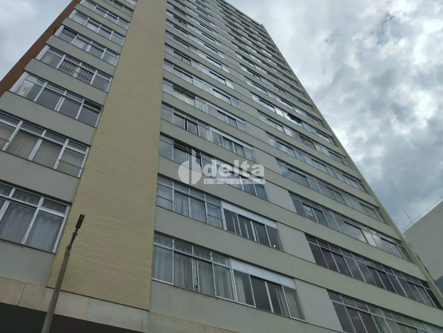 Foto 1 de Apartamento com 3 Quartos à venda, 173m² em Centro, Uberlândia