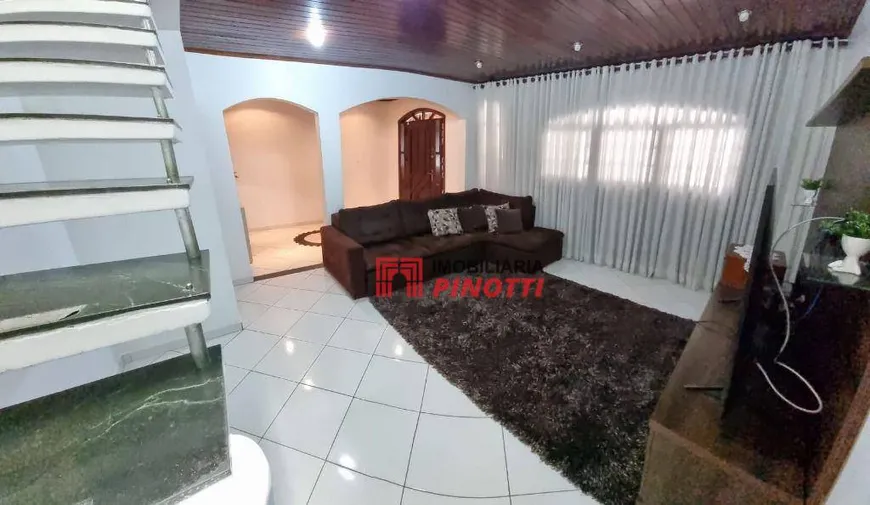 Foto 1 de Sobrado com 3 Quartos à venda, 207m² em Parque Terra Nova II, São Bernardo do Campo