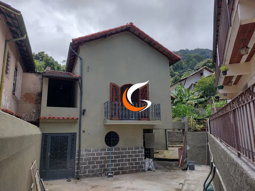 Foto 1 de Casa com 3 Quartos à venda, 150m² em Quissama, Petrópolis