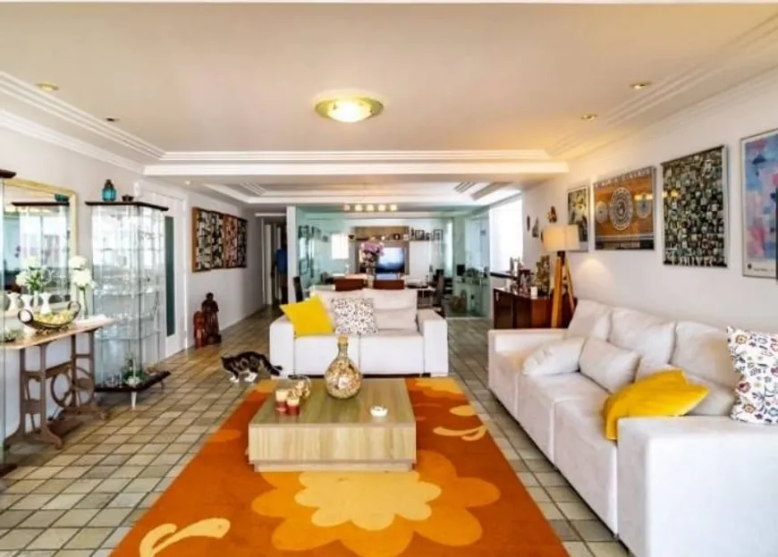 Foto 1 de Apartamento com 3 Quartos à venda, 185m² em Boa Viagem, Recife