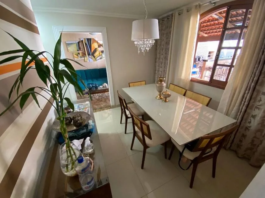Foto 1 de Casa com 3 Quartos à venda, 280m² em Alípio de Melo, Belo Horizonte