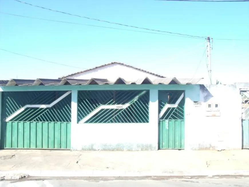 Foto 1 de Casa com 3 Quartos à venda, 420m² em Condomínio Rio Branco, Goiânia