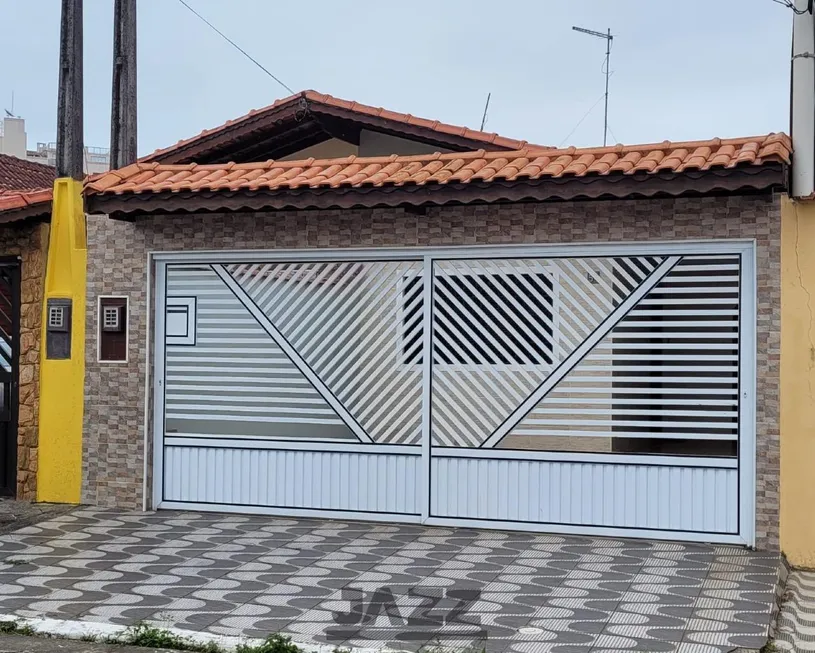 Foto 1 de Casa com 2 Quartos à venda, 92m² em Vila Tupi, Praia Grande