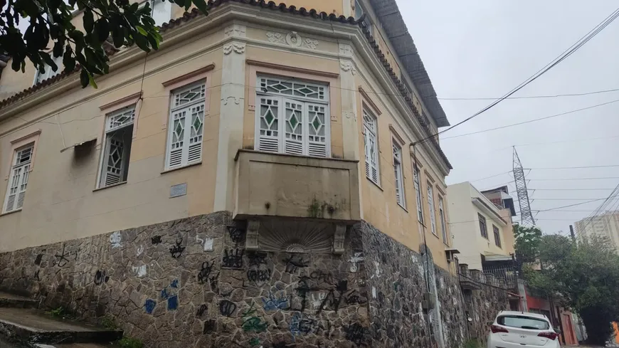 Foto 1 de Sobrado com 3 Quartos para alugar, 75m² em São Lourenço, Niterói
