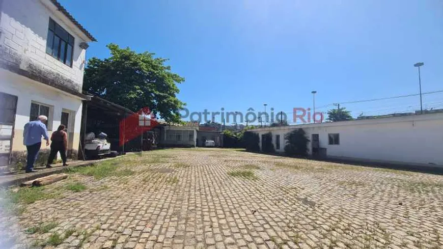 Foto 1 de Galpão/Depósito/Armazém à venda, 1357m² em Braz de Pina, Rio de Janeiro