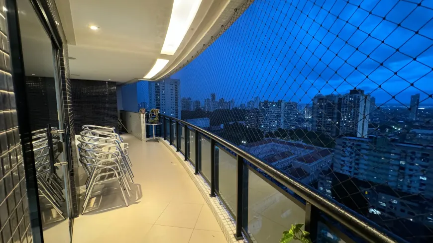 Foto 1 de Apartamento com 3 Quartos à venda, 174m² em Umarizal, Belém