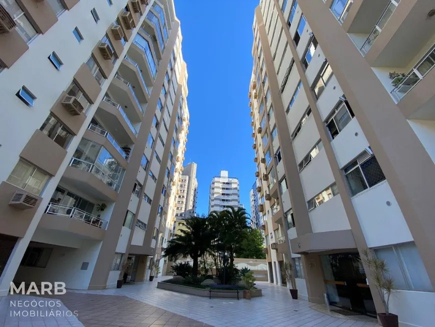 Foto 1 de Apartamento com 3 Quartos à venda, 131m² em Centro, Florianópolis