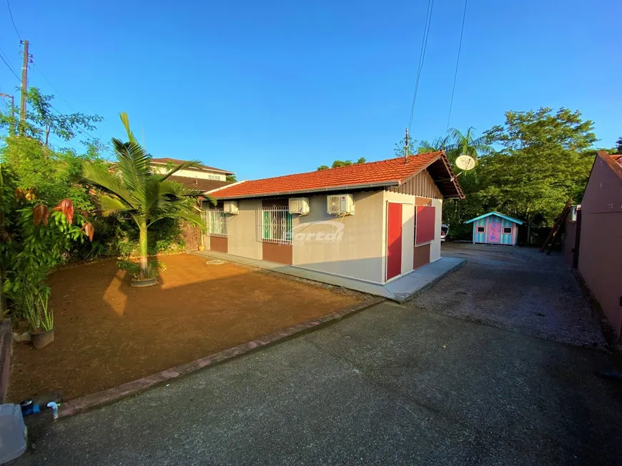 Foto 1 de Casa com 3 Quartos à venda, 120m² em Água Verde, Blumenau