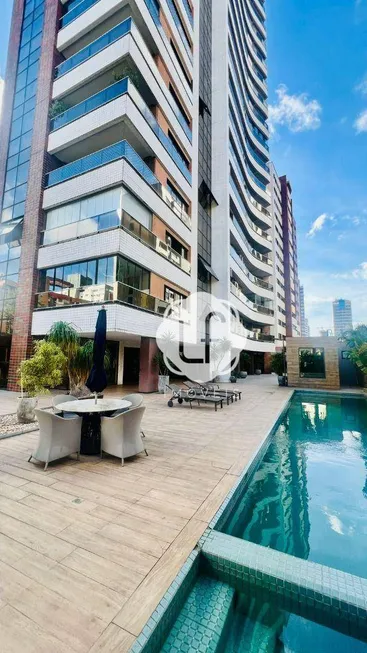 Foto 1 de Apartamento com 4 Quartos à venda, 298m² em Meireles, Fortaleza