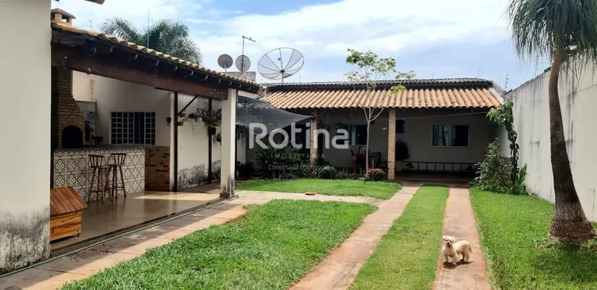 Foto 1 de Casa com 3 Quartos à venda, 165m² em Jardim Brasília, Uberlândia