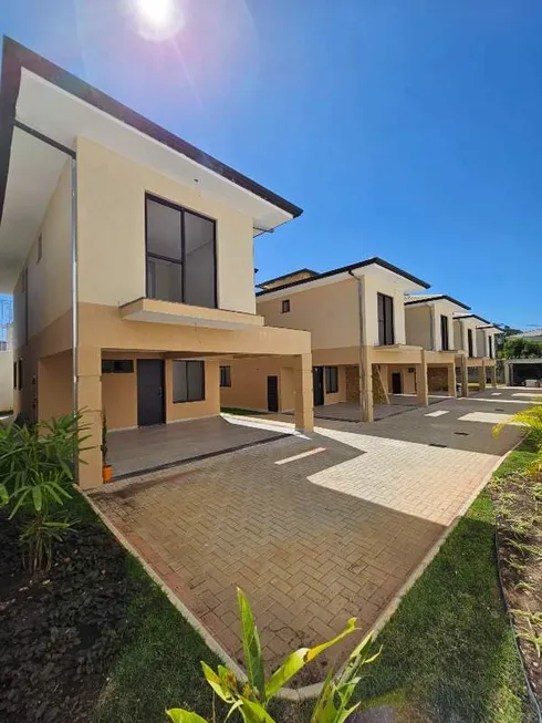 Foto 1 de Casa com 4 Quartos à venda, 120m² em São Luíz, Belo Horizonte