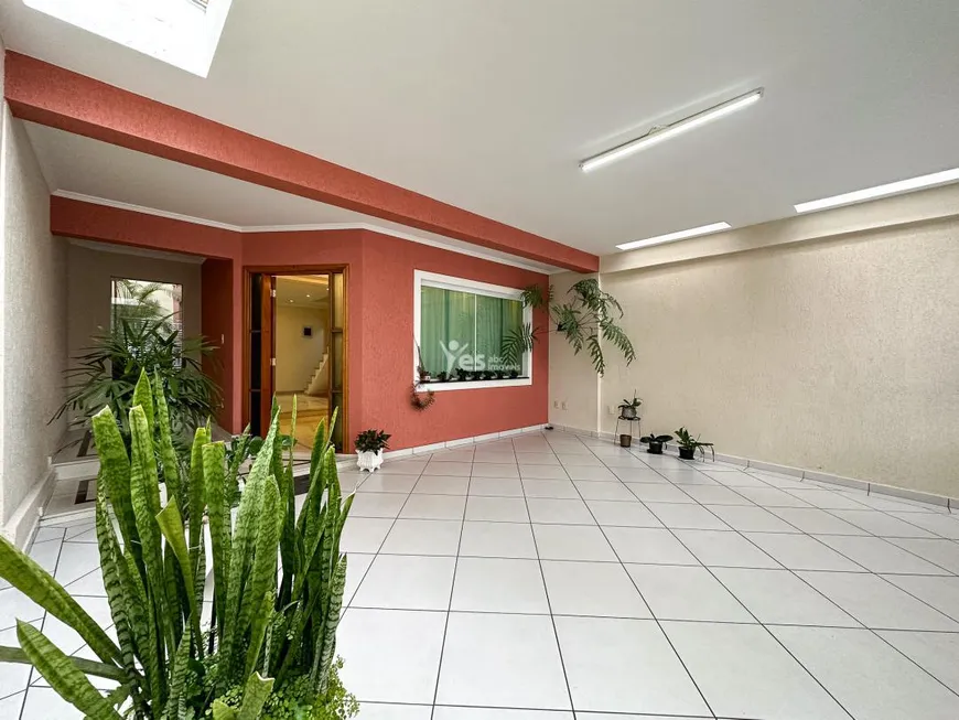 Foto 1 de Casa com 3 Quartos à venda, 227m² em Vila Scarpelli, Santo André