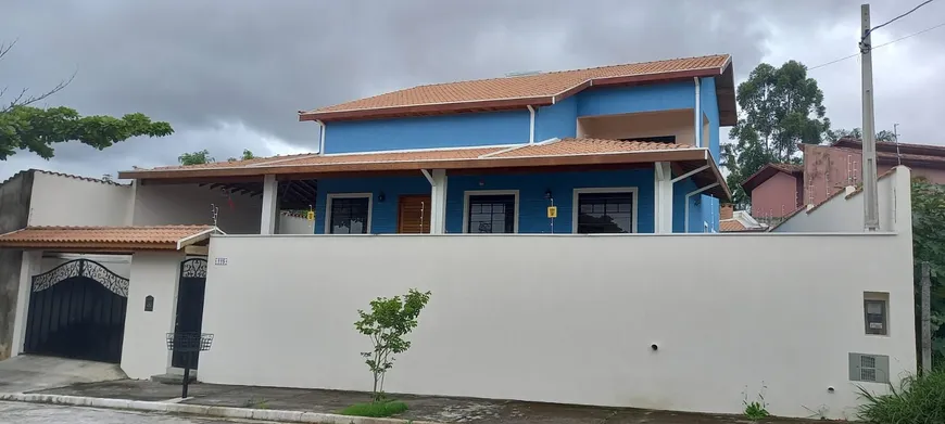 Foto 1 de Casa com 3 Quartos à venda, 270m² em Campos Elíseos, Taubaté