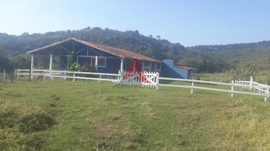 Foto 1 de Fazenda/Sítio com 4 Quartos à venda, 200m² em Jardim Colinas, Jacareí