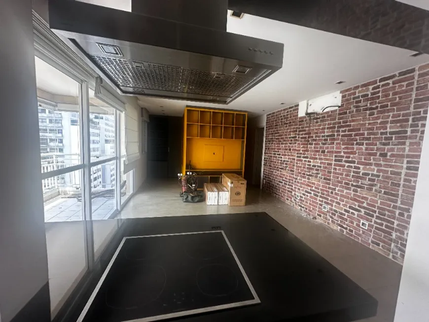 Foto 1 de Apartamento com 1 Quarto para alugar, 67m² em Santo Amaro, São Paulo