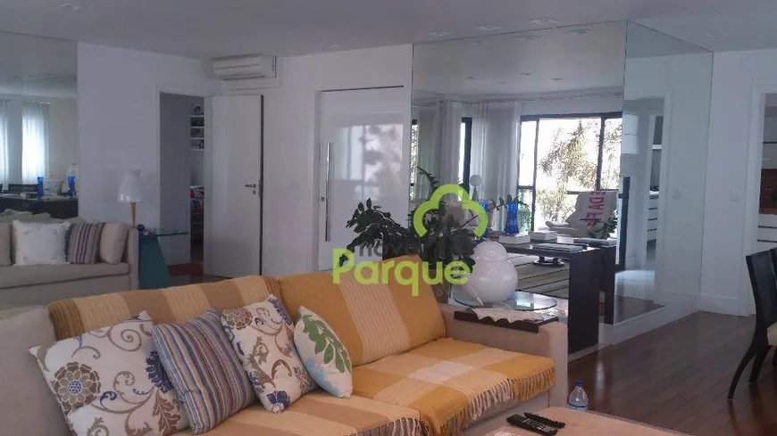 Foto 1 de Apartamento com 4 Quartos à venda, 237m² em Aclimação, São Paulo