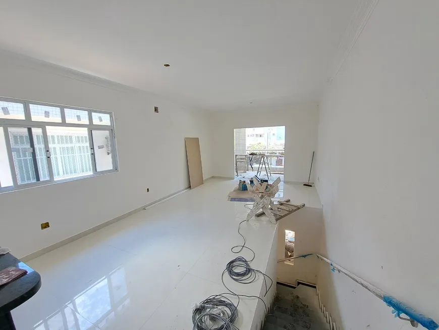 Foto 1 de Casa com 3 Quartos à venda, 120m² em Ponta da Praia, Santos