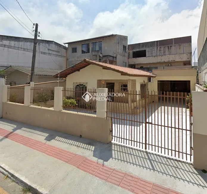 Foto 1 de Casa com 4 Quartos à venda, 59m² em Centro, Balneário Camboriú