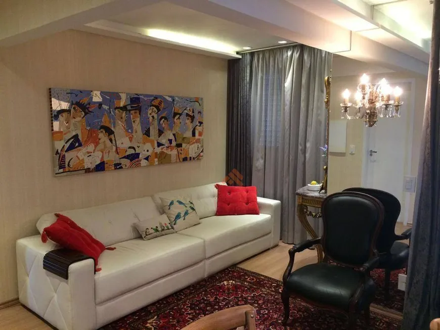 Foto 1 de Apartamento com 2 Quartos à venda, 63m² em Aurora, Londrina