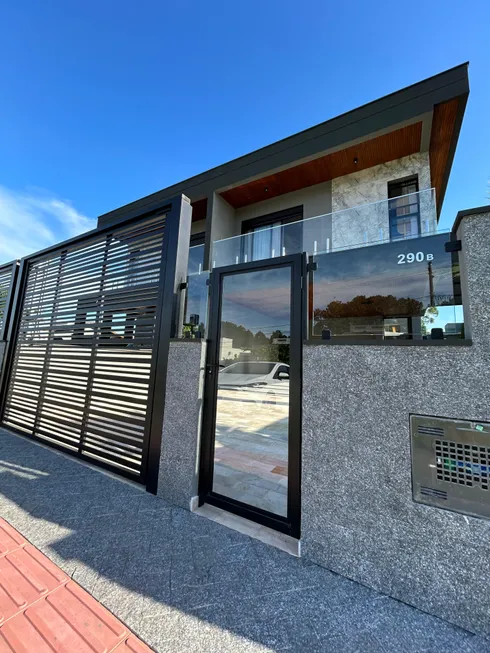 Foto 1 de Sobrado com 3 Quartos à venda, 202m² em Ingleses do Rio Vermelho, Florianópolis