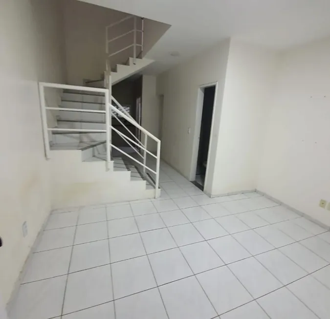 Foto 1 de Casa com 2 Quartos à venda, 90m² em Furna da Onça, Maracanaú