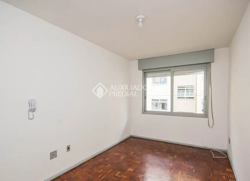 Foto 1 de Apartamento com 1 Quarto para alugar, 42m² em Santo Antônio, Porto Alegre