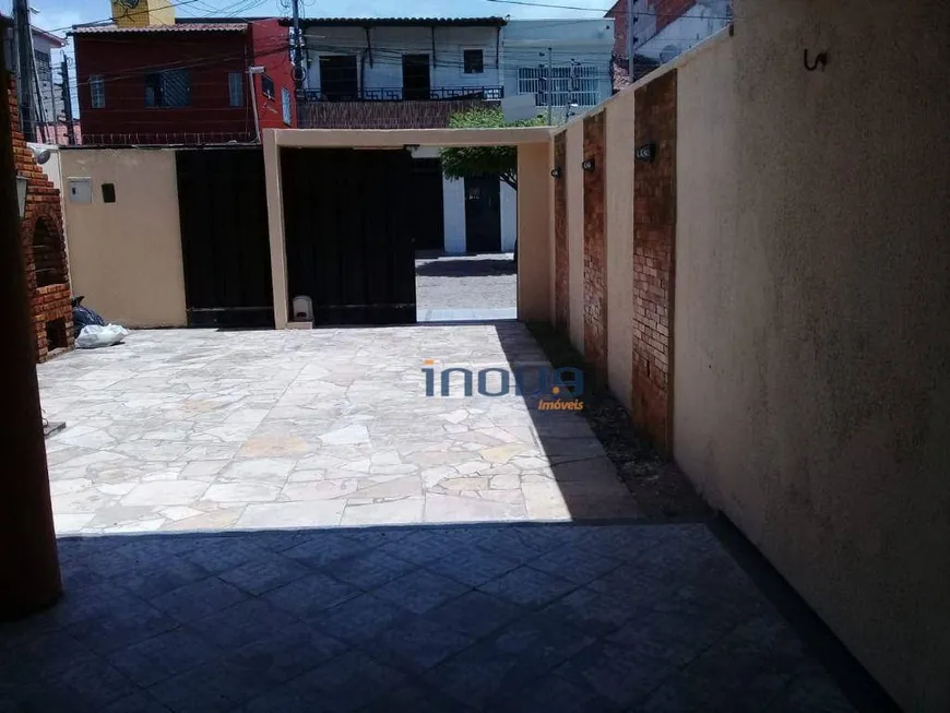 Foto 1 de Casa com 3 Quartos à venda, 1552m² em Maraponga, Fortaleza