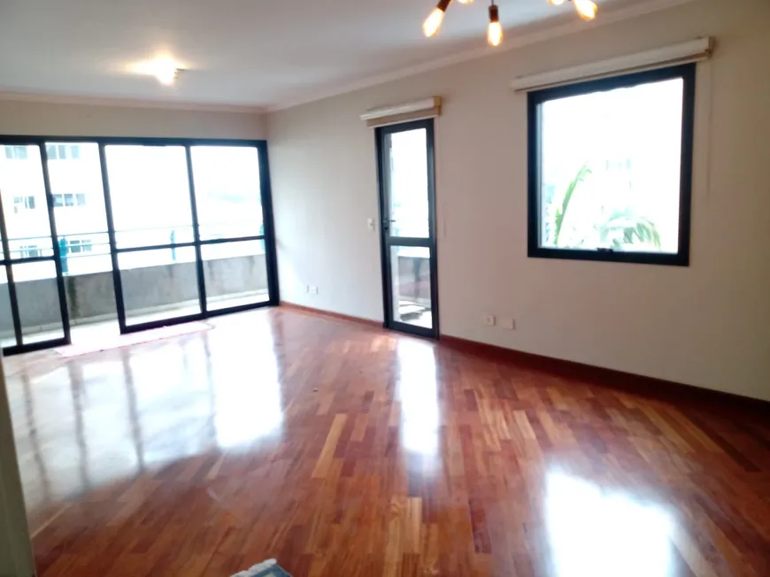 Foto 1 de Apartamento com 3 Quartos para venda ou aluguel, 136m² em Brooklin, São Paulo