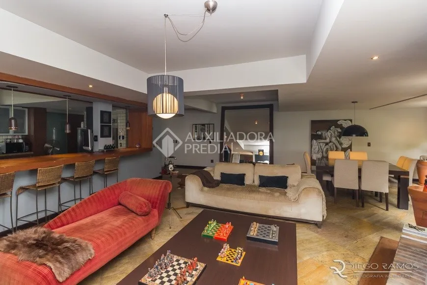 Foto 1 de Casa com 4 Quartos à venda, 278m² em Tristeza, Porto Alegre