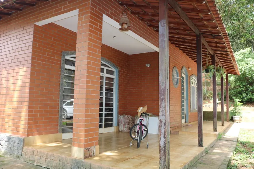 Foto 1 de Fazenda/Sítio com 3 Quartos à venda, 2500m² em Zona Rural, Piranguinho