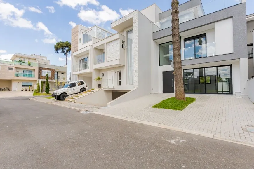 Foto 1 de Casa de Condomínio com 3 Quartos à venda, 182m² em Uberaba, Curitiba