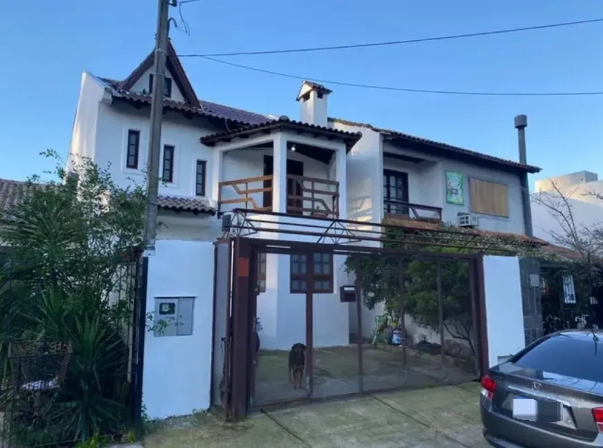 Foto 1 de Casa com 3 Quartos à venda, 299m² em Hípica, Porto Alegre